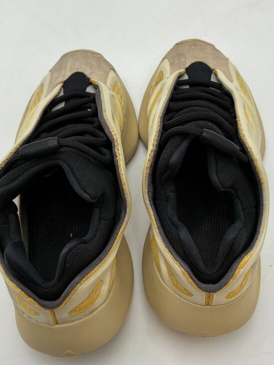 Adidas Yeezy 700 V3 Safflower Men\'s Size 6.5 Sneakers G54853 Low Top main image 5